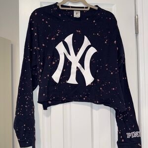 PINK NY Yankees Logo Cropped Shirt